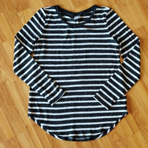 Old Navy Tops - EUC Super soft striped shirt